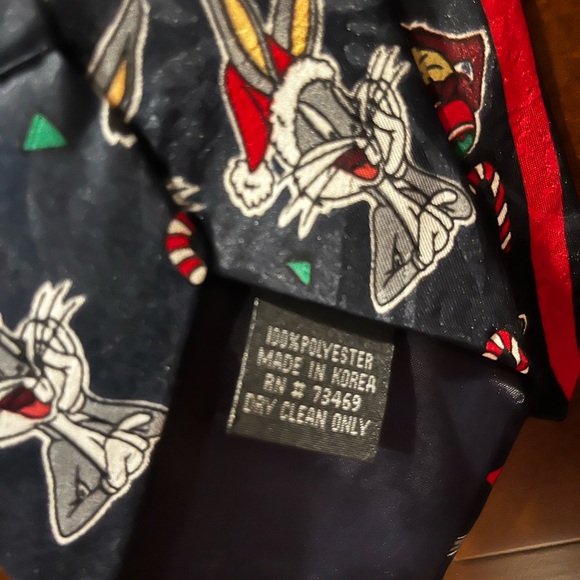 Warner Bros. Looney Tunes Christmas Tie - Picture 5 of 5